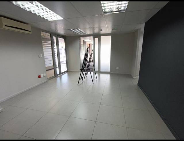 BUSINESS PROPERTY TO RENT IN CRESTA